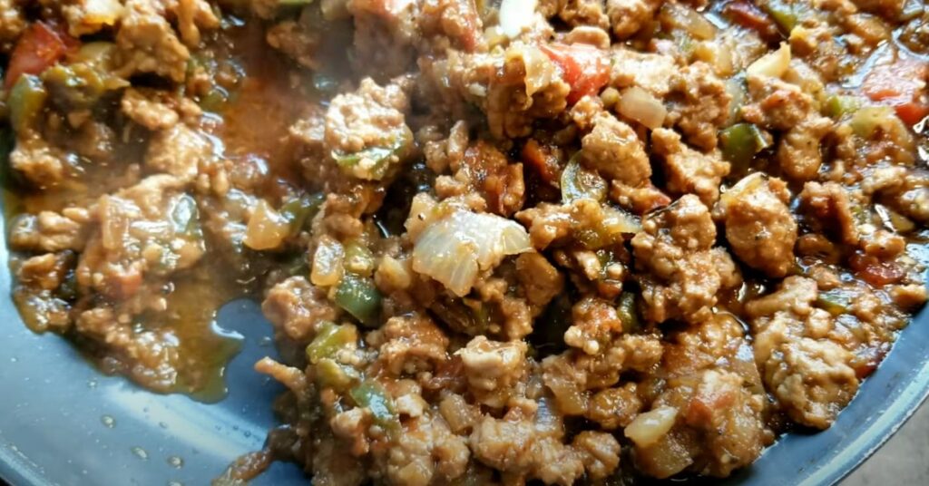 Benefits of Mixing Ground Chicken and Ground Beef