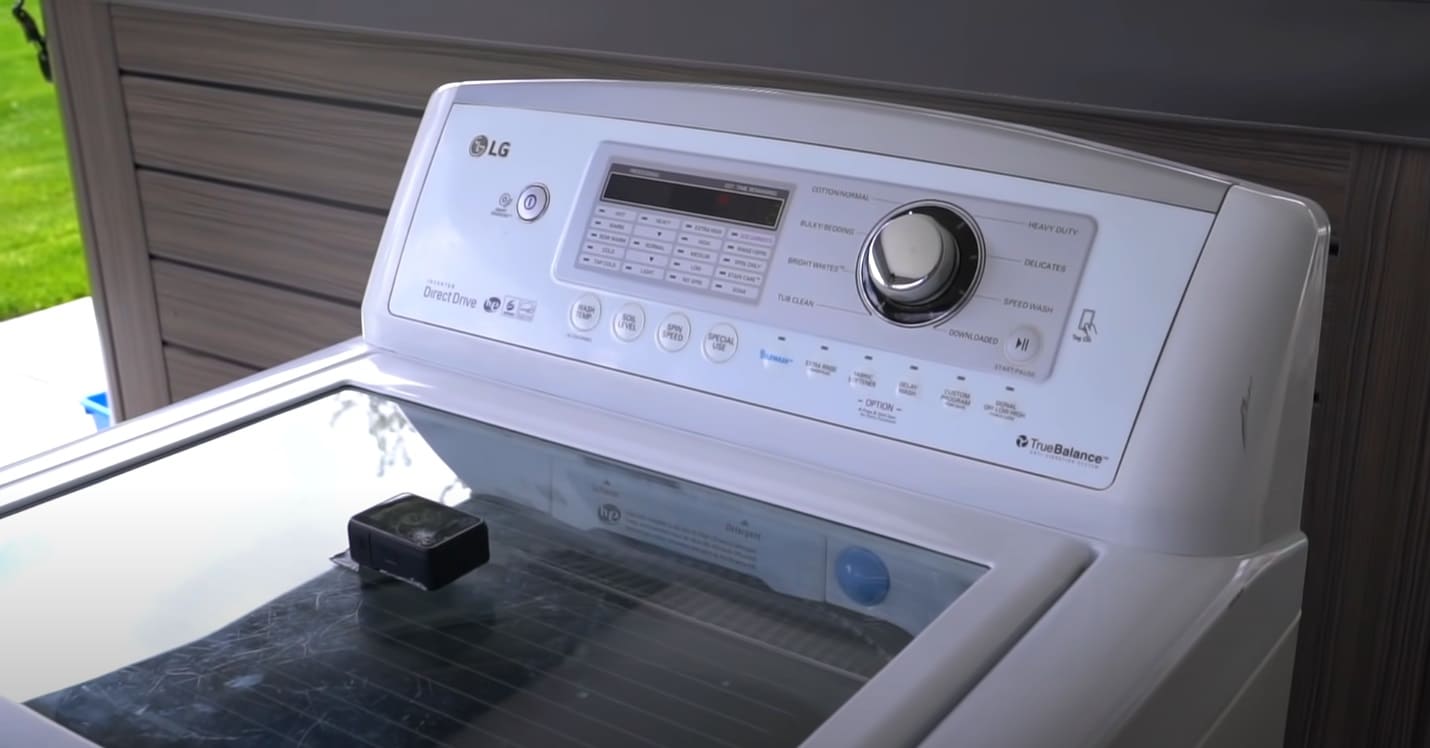 Can You Mix Laundry Detergent and Bleach? CanYouMix