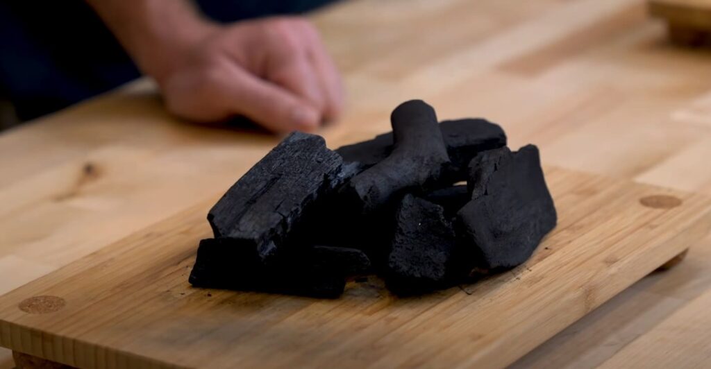 How to Mix Lump Charcoal With Briquettes?