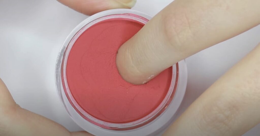 Can You Mix Two Dip Powder Colors Together?