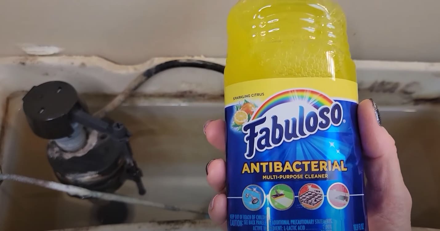 Can You Mix Vinegar and Fabuloso?