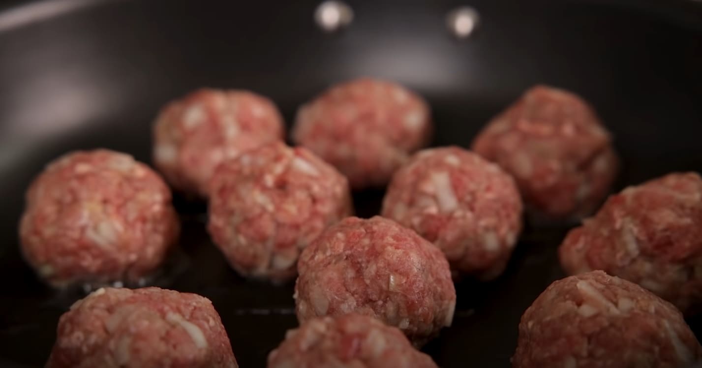 Can You Mix Ground Turkey and Ground Beef for Meatballs?