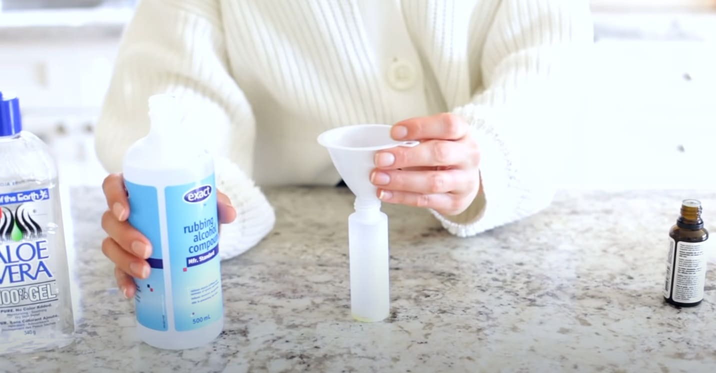 Can You Mix Rubbing Alcohol and Vinegar? CanYouMix