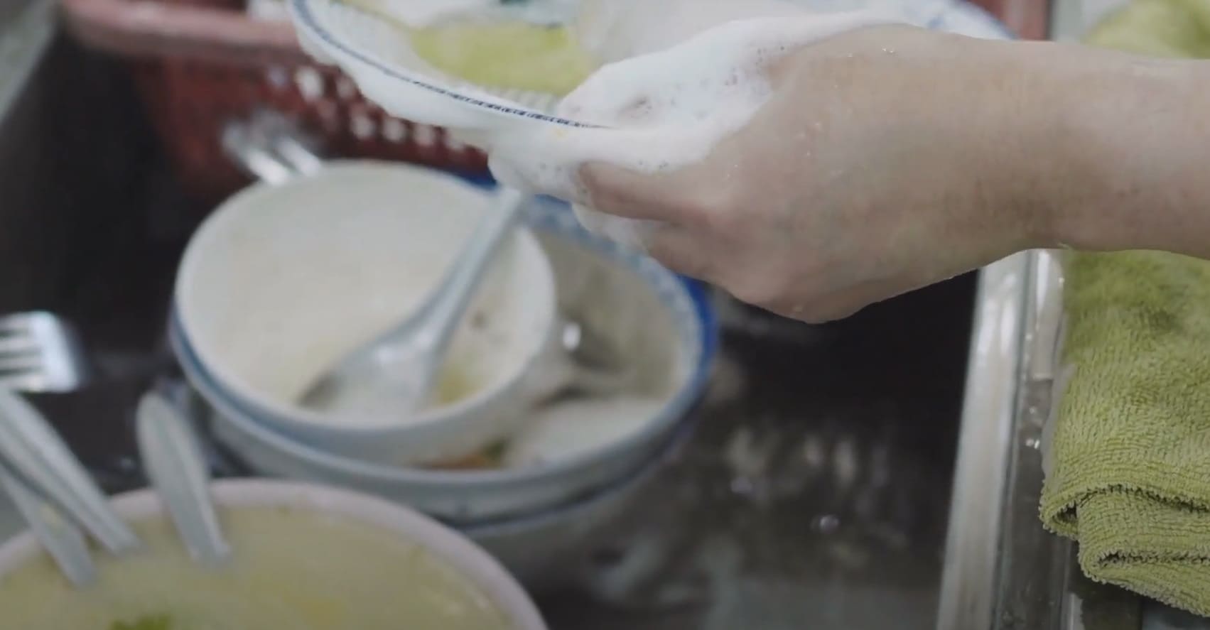 Can You Mix Dish Soap and Baking Soda? CanYouMix