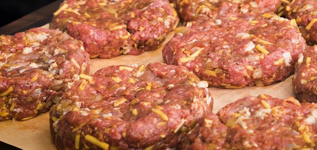Bacon With Ground Beef: Can You Mix It Together?