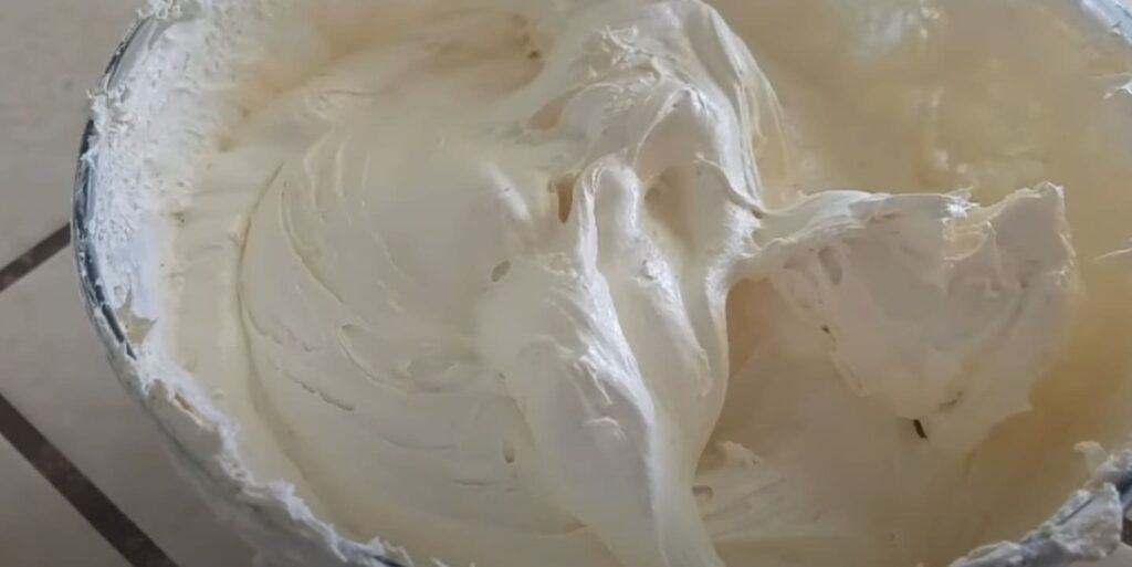Is it OK to Mix Jello With Cool Whip?