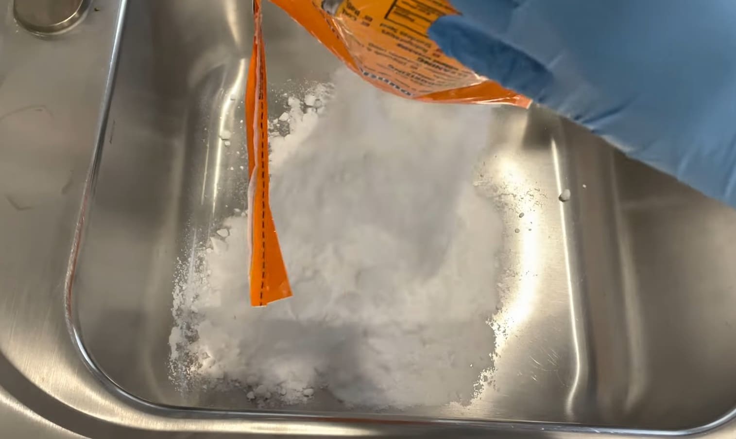 Can You Mix PineSol and Baking Soda? CanYouMix