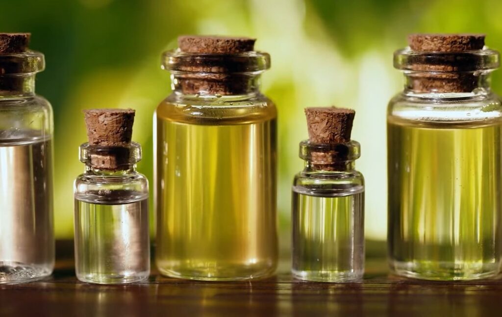 Can You Mix Jojoba Oil and Tea Tree Oil? CanYouMix