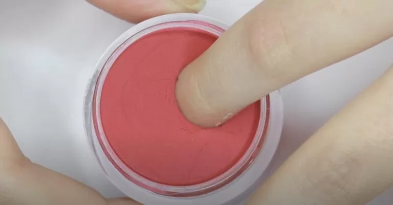 Can You Mix Two Dip Powder Colors Together?
