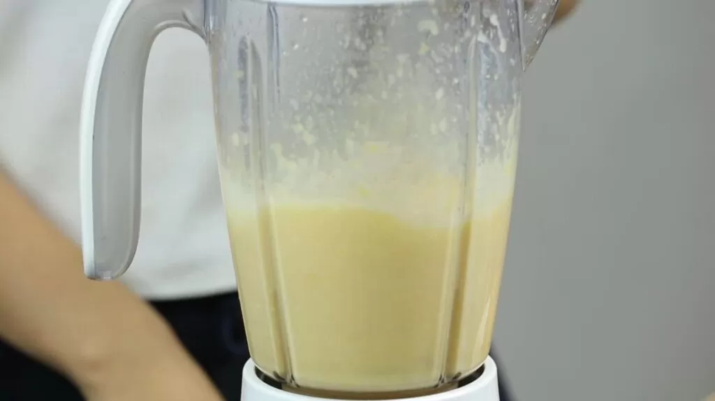How to Mix Yogurt and Orange Juice?