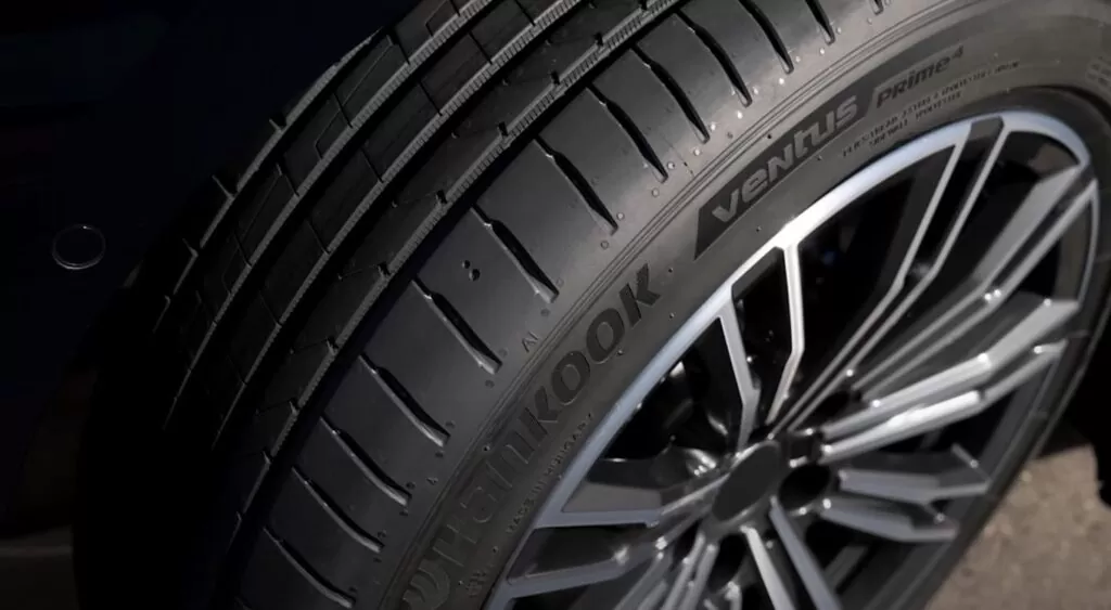 Air and Nitrogen in Tires