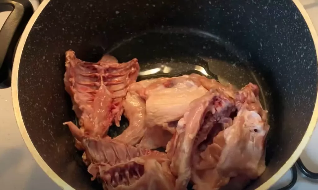 Is It OK to Mix Chicken and Beef Broth?