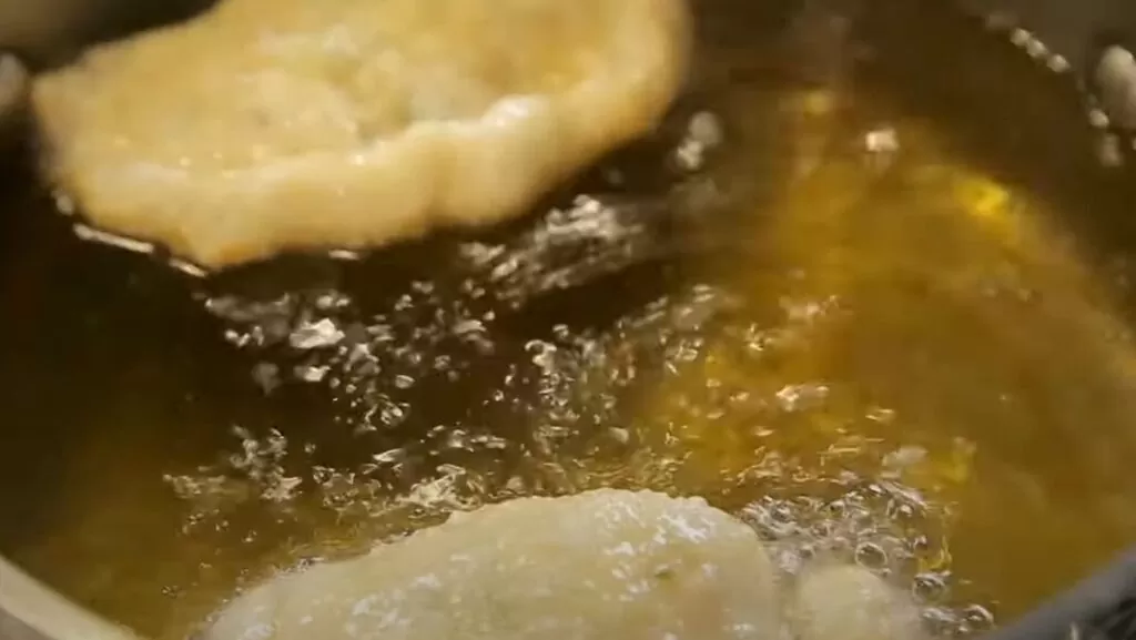 Vegetable Oil and Peanut Oil: Can You Mix It?