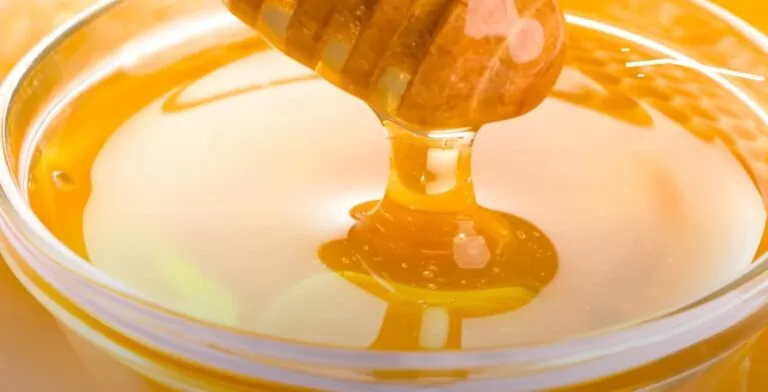 Can You Mix Honey With Hot Water?