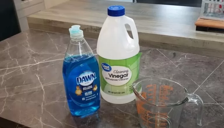 Can You Mix Vinegar and Dish Soap?