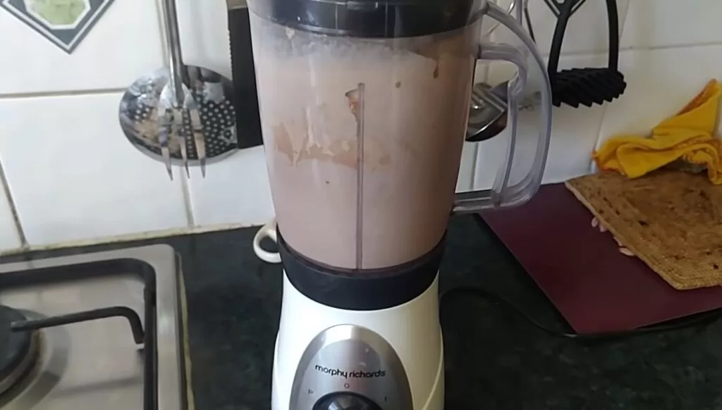 Why Do People Start Mixing Protein Powder With Almond Milk?