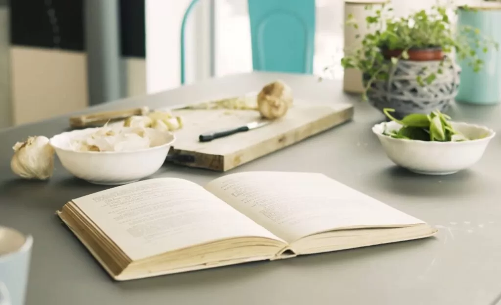 How to Use Athletic Greens and Protein Powder?