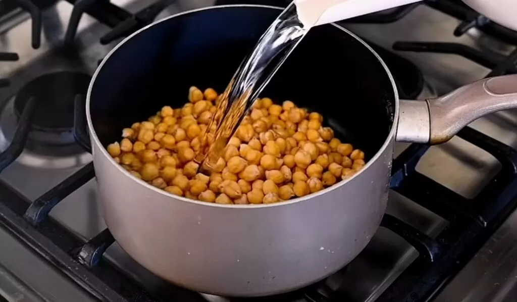 Benefits of Making Hummus in a Blender